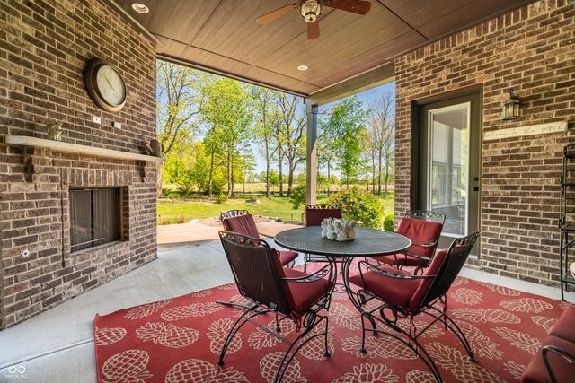 11134 Glen Avon Way, Zionsville, IN 46077