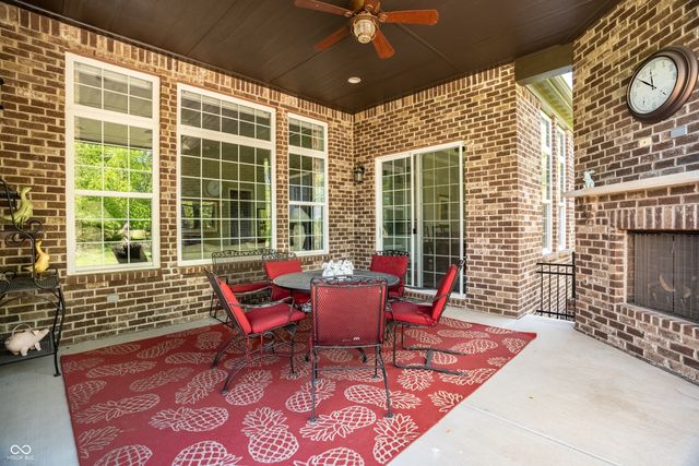11134 Glen Avon Way, Zionsville, IN 46077