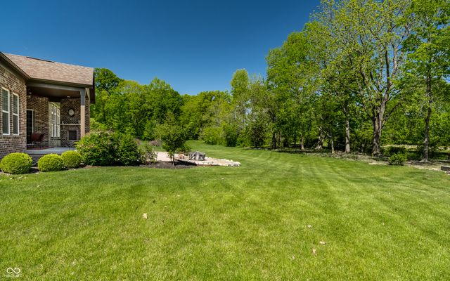 11134 Glen Avon Way, Zionsville, IN 46077