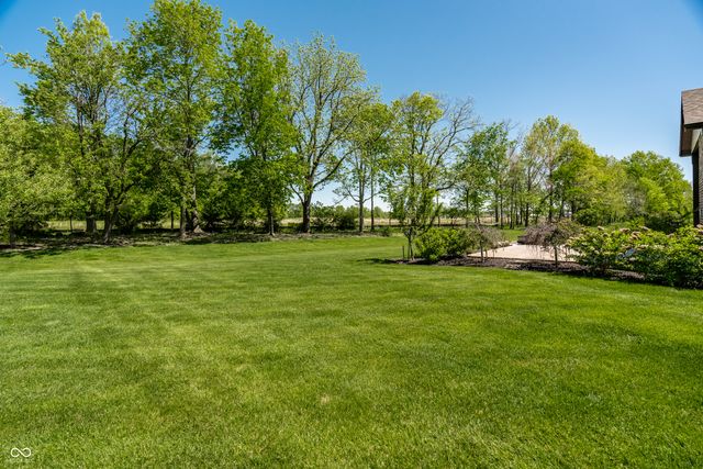 11134 Glen Avon Way, Zionsville, IN 46077