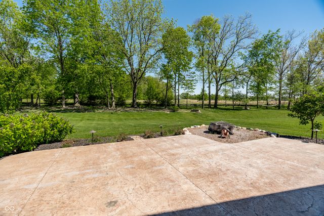 11134 Glen Avon Way, Zionsville, IN 46077