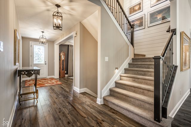 11134 Glen Avon Way, Zionsville, IN 46077