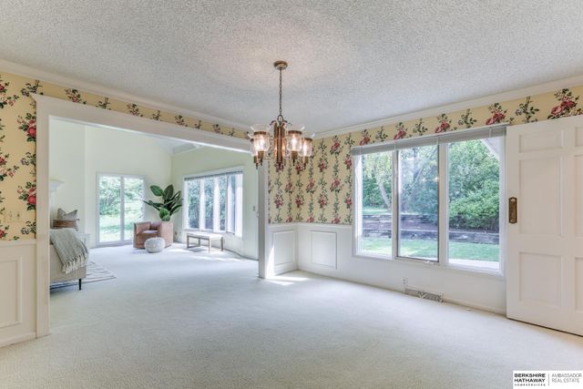 9962 Harney Pkwy N, Omaha, NE 68114