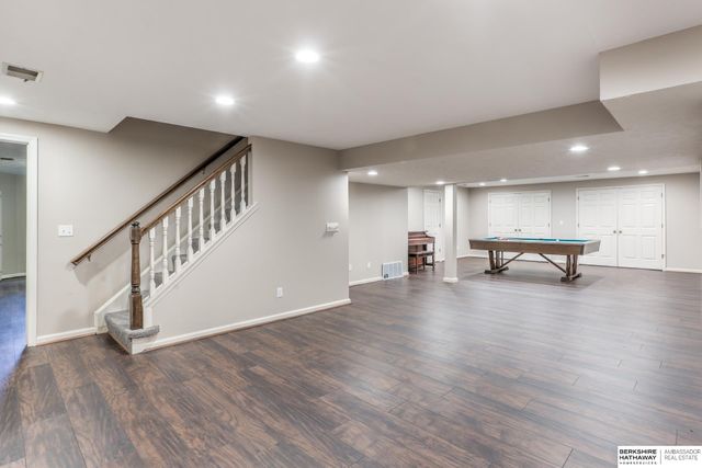 9962 Harney Pkwy N, Omaha, NE 68114