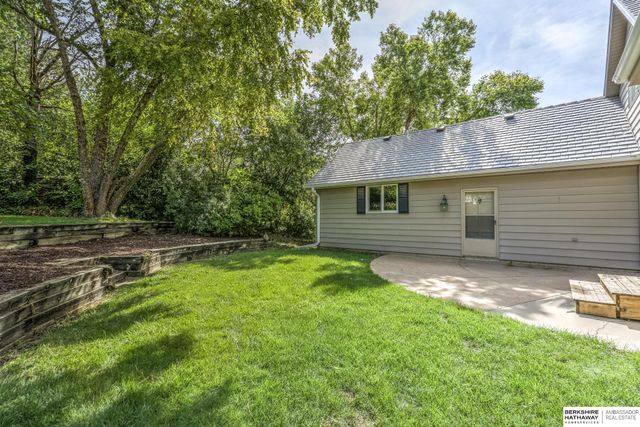 9962 Harney Pkwy N, Omaha, NE 68114