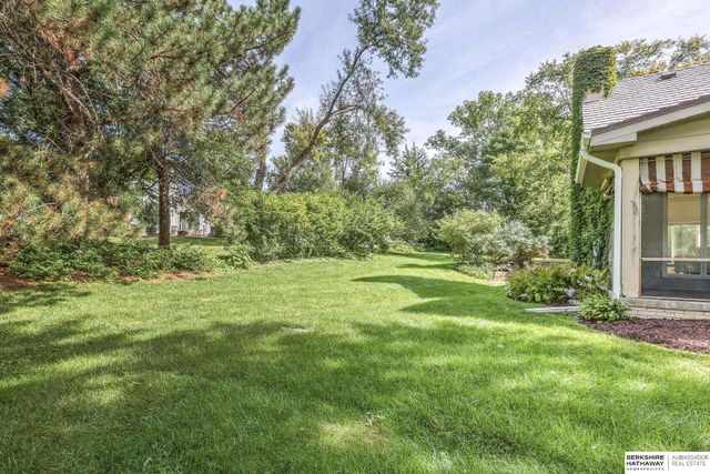 9962 Harney Pkwy N, Omaha, NE 68114