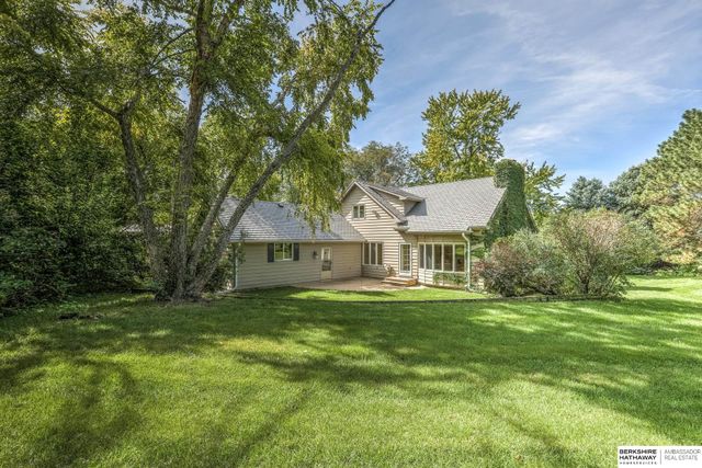 9962 Harney Pkwy N, Omaha, NE 68114