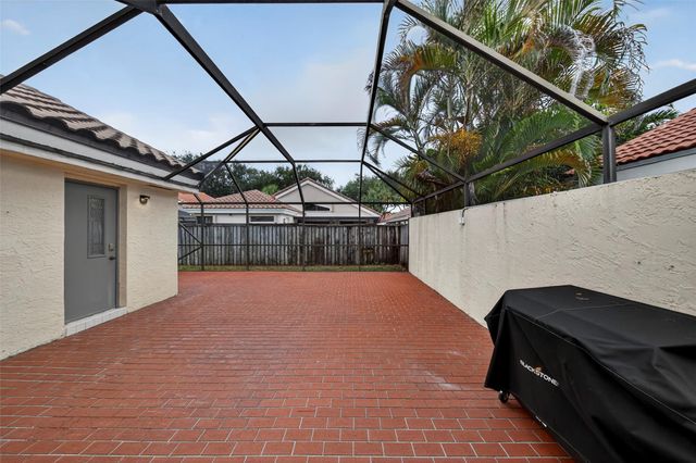 9801 NW 18th Pl, Plantation, FL 33322