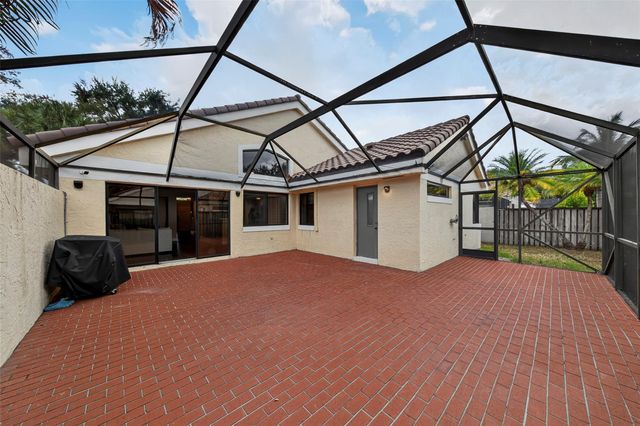 9801 NW 18th Pl, Plantation, FL 33322