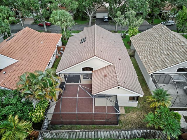 9801 NW 18th Pl, Plantation, FL 33322