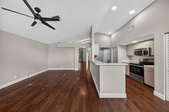 9801 NW 18th Pl, Plantation, FL 33322