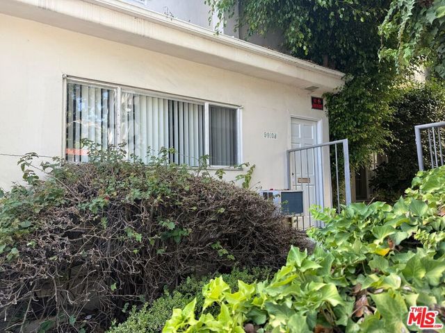 9910 Robbins Drive, Beverly Hills, CA 90212