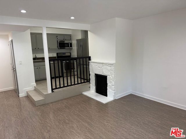 9910 Robbins Drive, Beverly Hills, CA 90212