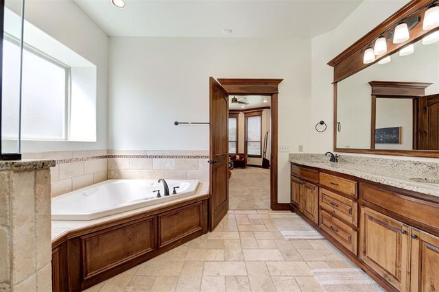 11805 Glenhurst Boulevard, Oklahoma City, OK 73162