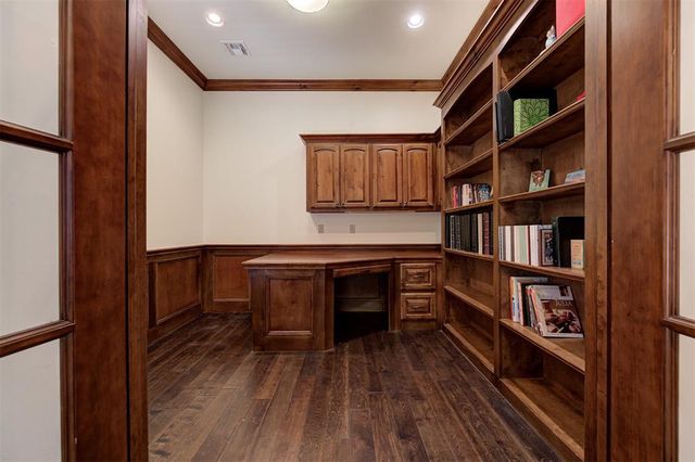 11805 Glenhurst Boulevard, Oklahoma City, OK 73162