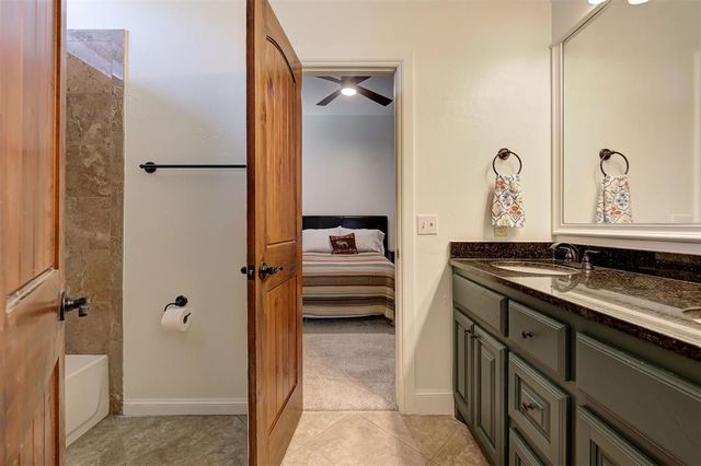 11805 Glenhurst Boulevard, Oklahoma City, OK 73162