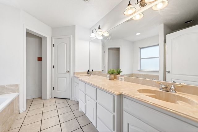 1608 Shelley Lane, Cleburne, TX 76033