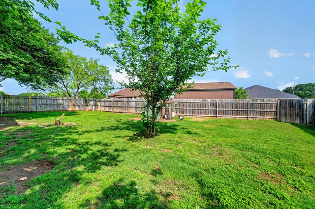 1608 Shelley Lane, Cleburne, TX 76033