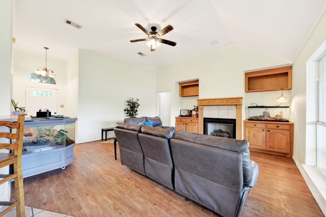 1608 Shelley Lane, Cleburne, TX 76033