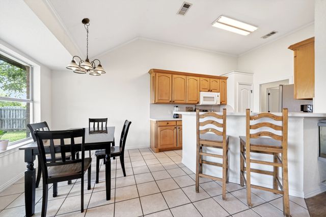 1608 Shelley Lane, Cleburne, TX 76033