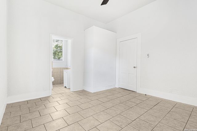 127 DIMMIT ST, San Antonio, TX 78223
