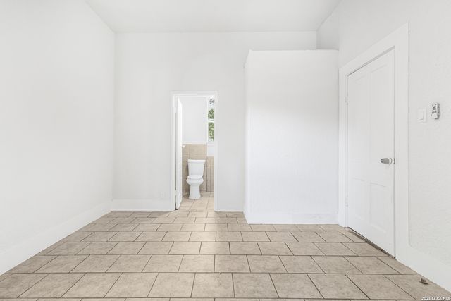 127 DIMMIT ST, San Antonio, TX 78223