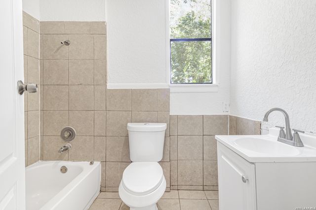 127 DIMMIT ST, San Antonio, TX 78223