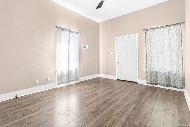 127 DIMMIT ST, San Antonio, TX 78223