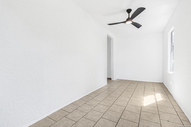 127 DIMMIT ST, San Antonio, TX 78223