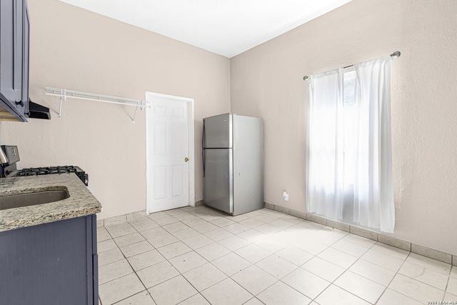 127 DIMMIT ST, San Antonio, TX 78223