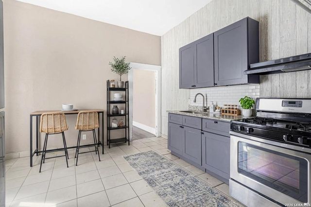 127 DIMMIT ST, San Antonio, TX 78223