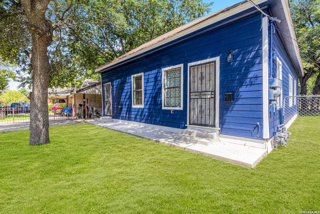 127 DIMMIT ST, San Antonio, TX 78223