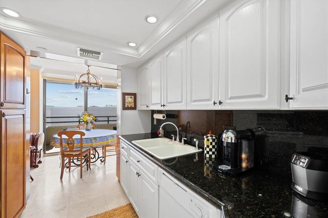 3560 S Ocean Boulevard 909, South Palm Beach, FL 33480