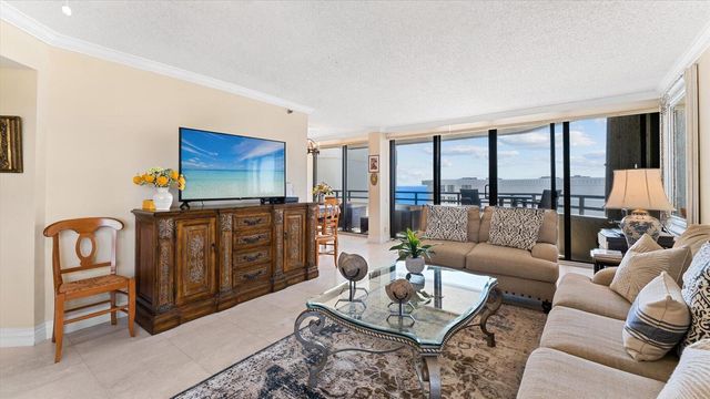 3560 S Ocean Boulevard 909, South Palm Beach, FL 33480