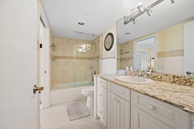 3560 S Ocean Boulevard 909, South Palm Beach, FL 33480