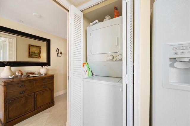 3560 S Ocean Boulevard 909, South Palm Beach, FL 33480