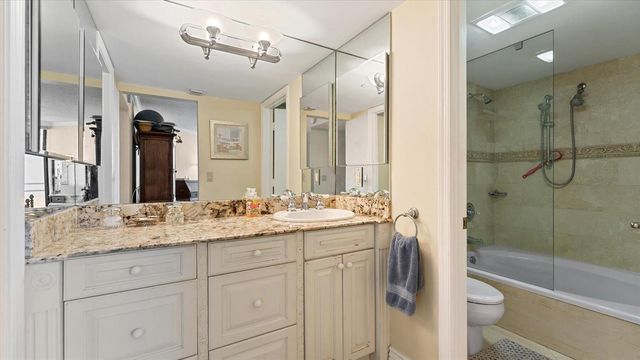 3560 S Ocean Boulevard 909, South Palm Beach, FL 33480
