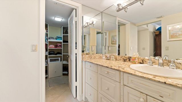 3560 S Ocean Boulevard 909, South Palm Beach, FL 33480