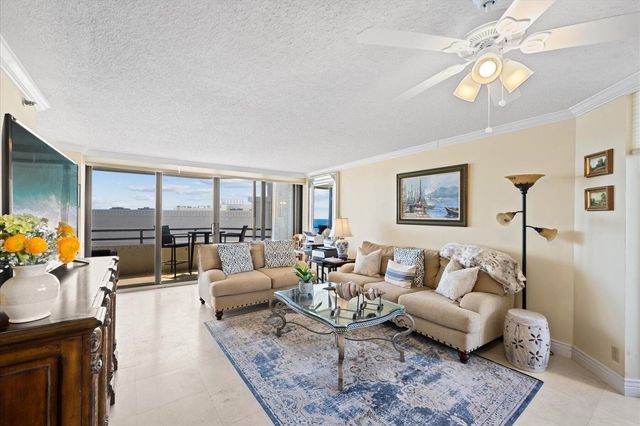 3560 S Ocean Boulevard 909, South Palm Beach, FL 33480