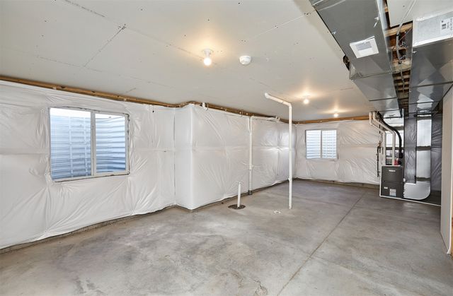 1216 Featherstone Avenue NE, Bondurant, IA 50035