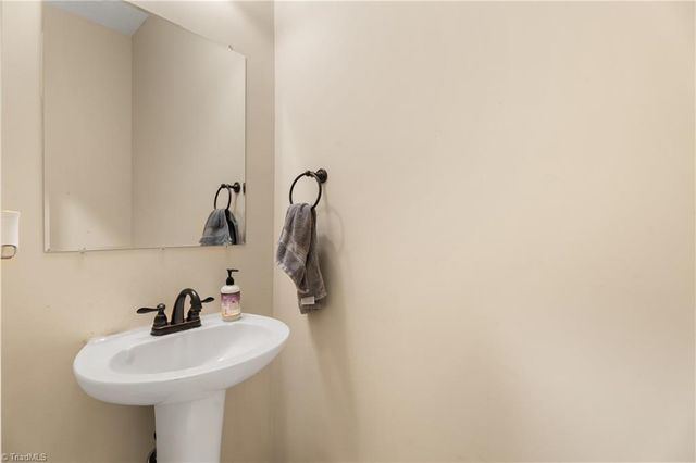 3655 Stimpson Drive, Pfafftown, NC 27040