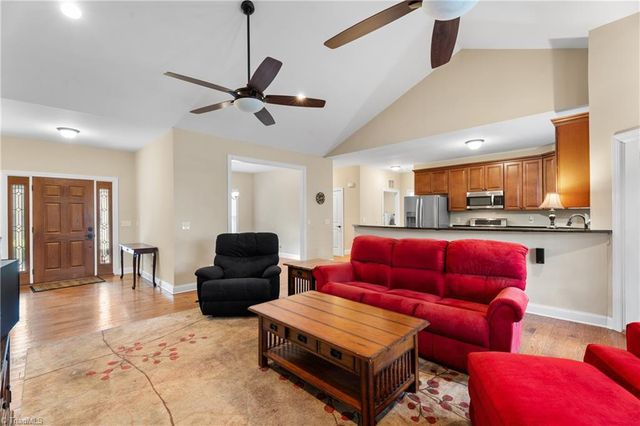 3655 Stimpson Drive, Pfafftown, NC 27040