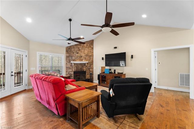 3655 Stimpson Drive, Pfafftown, NC 27040