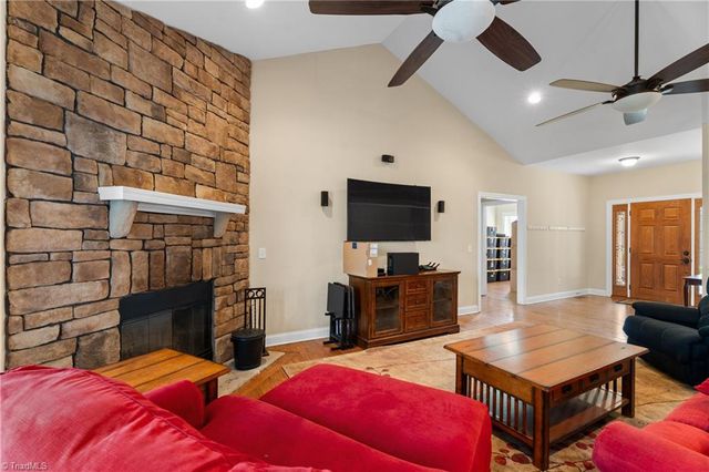 3655 Stimpson Drive, Pfafftown, NC 27040