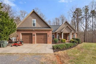3655 Stimpson Drive, Pfafftown, NC 27040