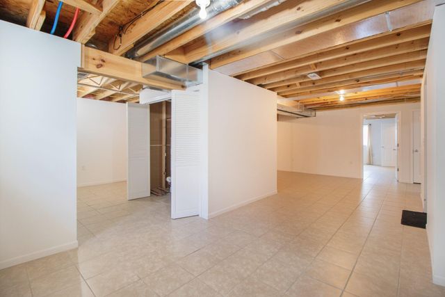 2352 Four Seasons Parkway, Crown Point, IN 46307