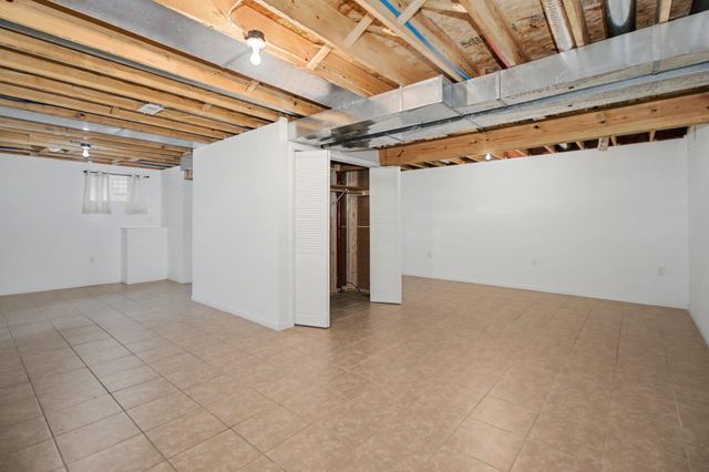 2352 Four Seasons Parkway, Crown Point, IN 46307