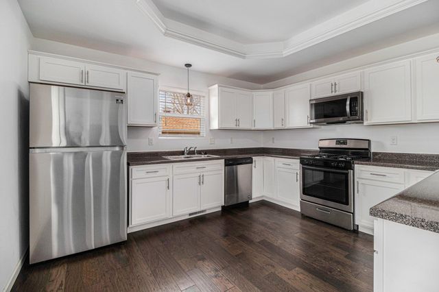 2352 Four Seasons Parkway, Crown Point, IN 46307