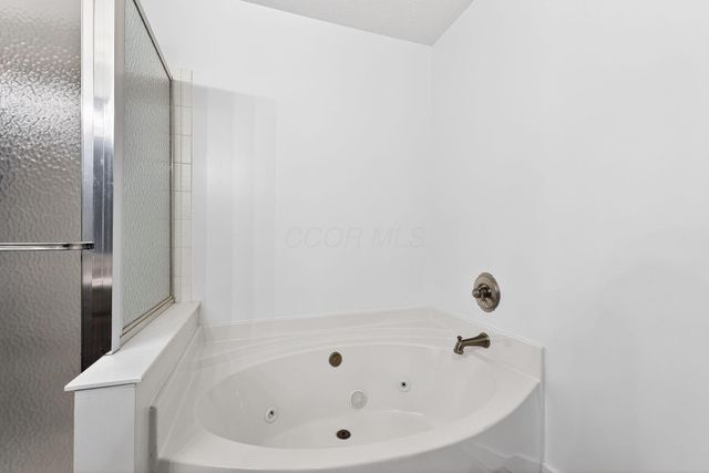 1171 Deansway Drive, Pataskala, OH 43062