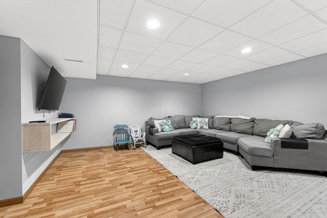 1171 Deansway Drive, Pataskala, OH 43062